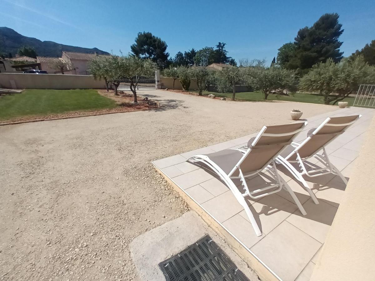 Le Jardin Des Tourterelles Villa Robion en Luberon Exterior photo